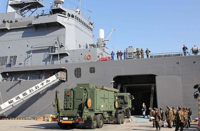 КНДР монтира първата степен на ракетата, Токио се готви за прехващане