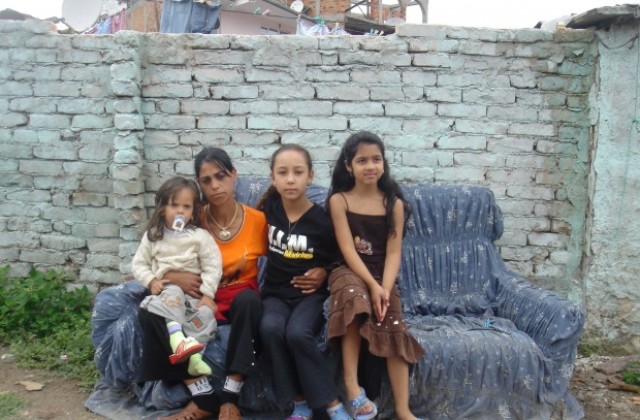 Асфалтират улици в „Столипиново”