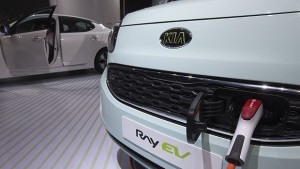 Липсата на станции за зареждане възпрепятства електромобилите