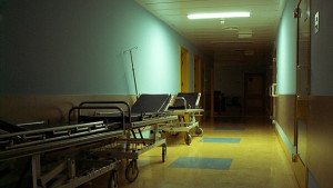 Младеж падна от 5 метра след бой в дискотека