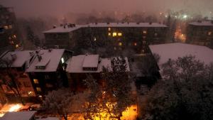 Първи сняг над София 180 машини излязоха по улиците