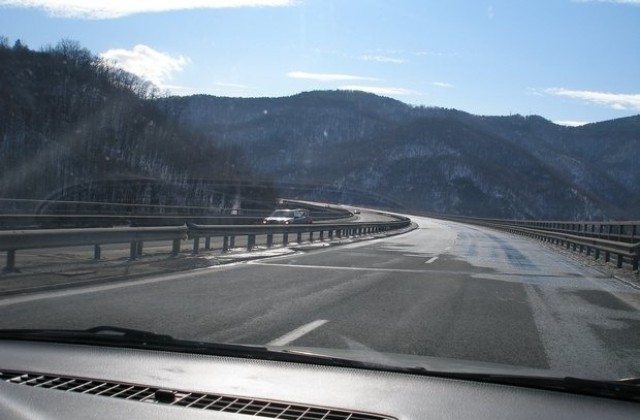 Пътищата мокри, но проходими при зимни условия