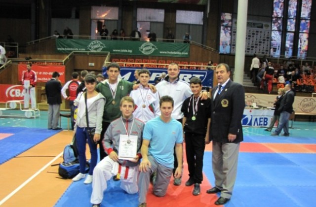 3 бронзови медала за клуб „Шото-Витяз” от Гран При – Ниш, 2012