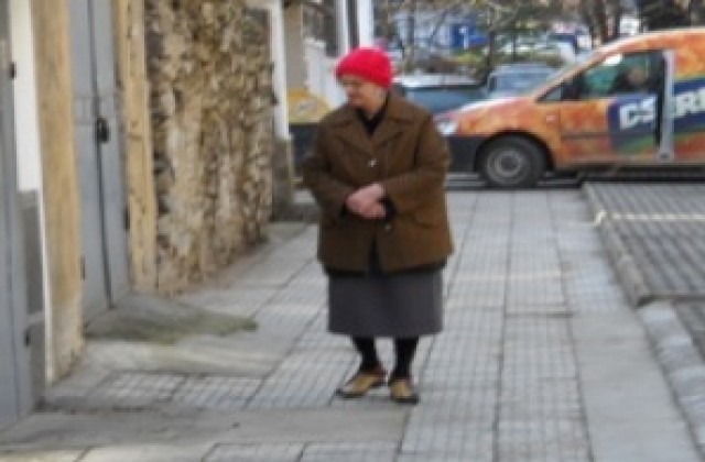 80-годишна платила 4000 лева на мним лекар