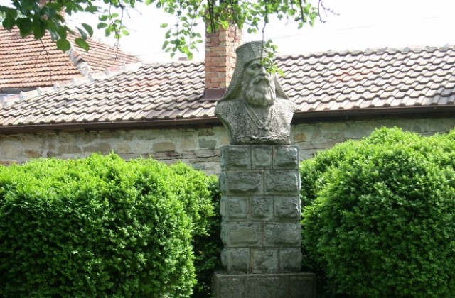 Елена отбелязва 135 години от Руско-турската освободителна война