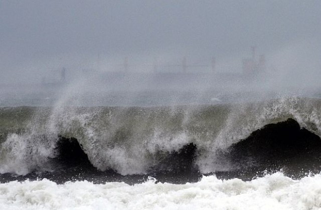 Товарен кораб потъна близо до Истанбул