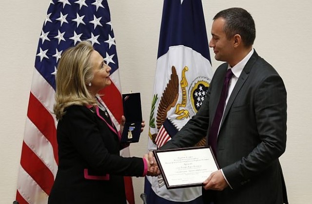 Хилари Клинтън определи като историческа срещата на Обама с Борисов