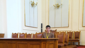 Наше момче стана премиер за малко