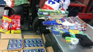 Две коли с пиротехника и газово оръжие заловиха митничари на