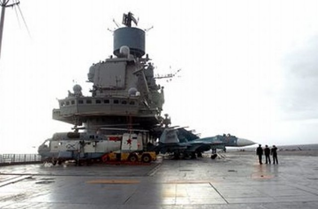 Руски военни кораби хвърлиха котви в сирийското пристанище Тартус