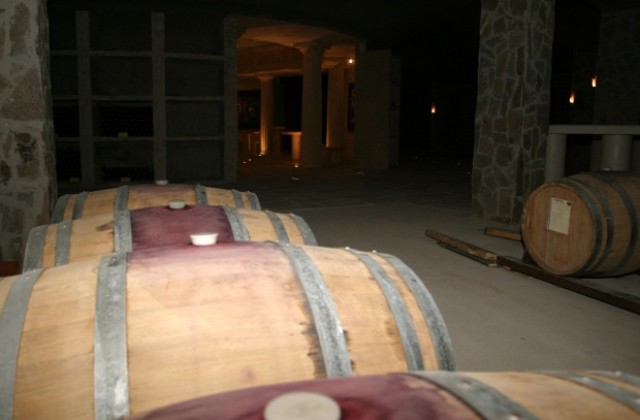 Апашите вече посягат на зимнина и домашно вино