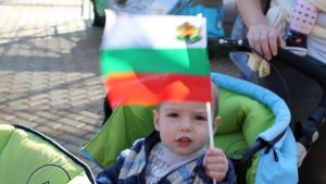 Окончателно обезщетението за майките догодина ще е под прага на