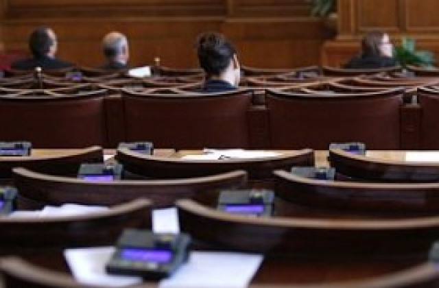 Опозицията иска повече пари за общините