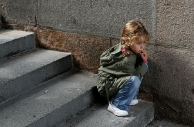 НДСВ внесе подписка за отпадане на подоходния критерий за детските надбавки