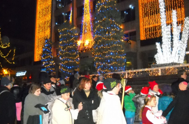 Коледното настроение вече владее Стара Загора