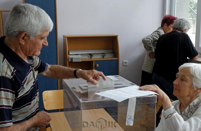 Правят консултации за СИК