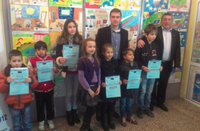 Наградиха победителите от конкурса 5 години България в ЕС