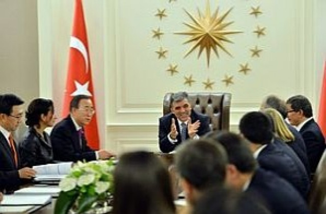 Сирийските бунтовници избраха общо командване