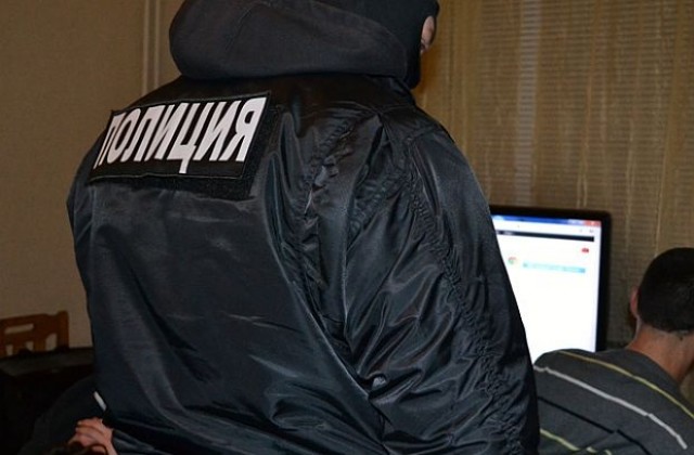 Антимафиоти разбиха престъпна група, търгувала с дрога