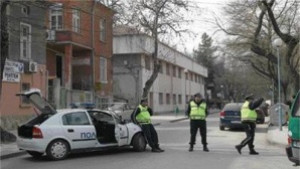 Шест автомобила бяха разбити и ограбени за една нощ