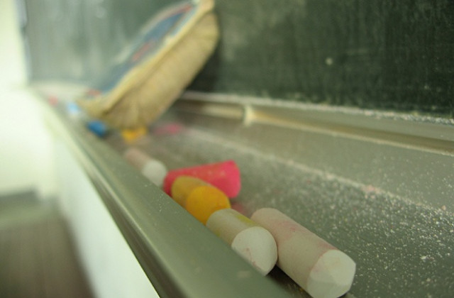 Баща мъсти на второкласник, закачал сина му