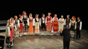 Студенти от ВТУ с коледен концерт