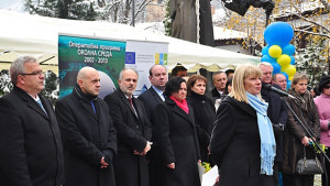 Нона Караджова Хора засегнати от решения на министерството се опитват