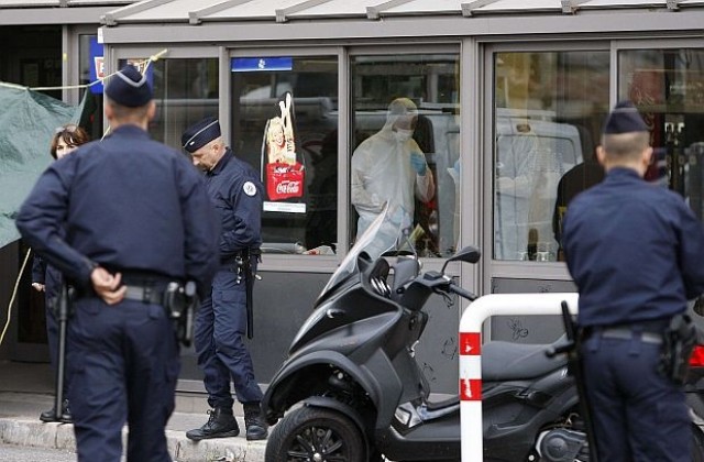 Вълна от обири на покойници заля Париж