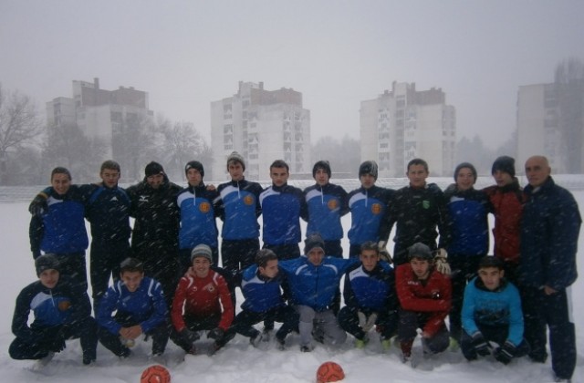 Снегът в Кюстендил провали треньорски изпит на Илиян Стоянов