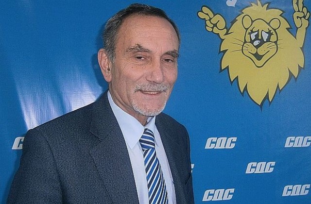 Атанас Георгиев напусна СДС, пази с тъга партийната книжка