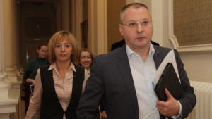 Станишев Правителството не се интересува че хората обедняват