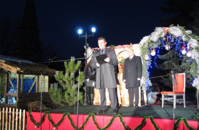 Красива коледа елха украси Бяла Слатина