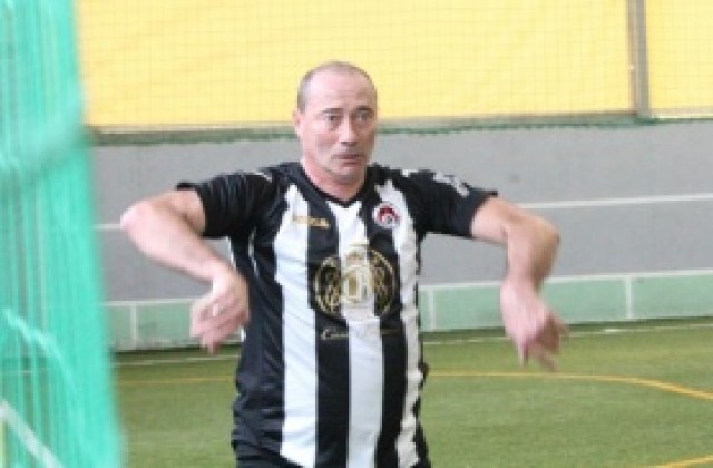 Уникално ВИДЕО: Кокала пее коледна песничка за себе си, изпята му от фенове на ЦСКА