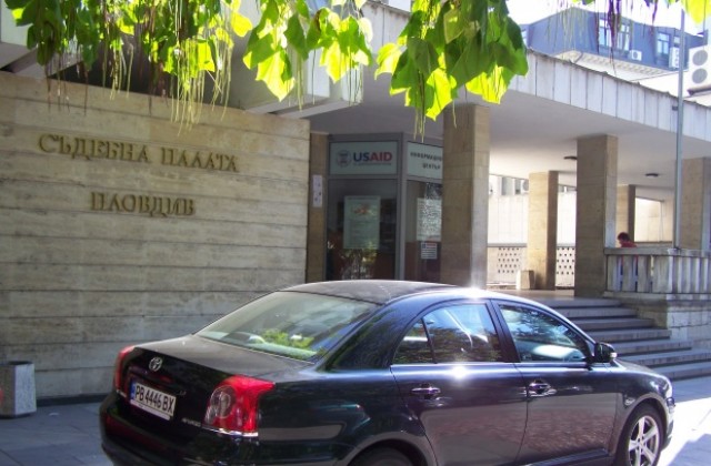 Осъдиха 19-годишен за нападение над полицай