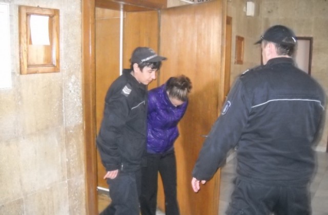 Обвинената в трафик на хора, с цел проституция Ася Костова остава в ареста