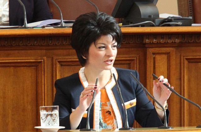 Атанасова: Правилното решение е пълната забрана за пушене да остане