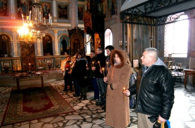 Движение ДНЕС стартира кампания Днес помагаме