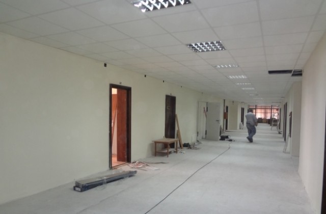 Ремонтът в Областна администрация приключва до Коледа