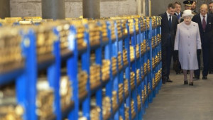 След четири години обясниха на Елизабет II за финансовата криза