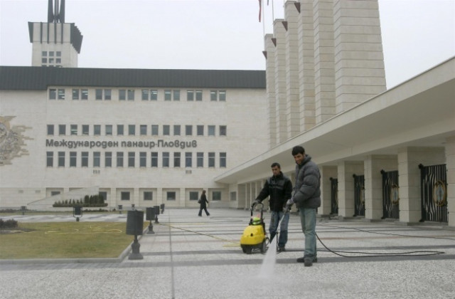 Държавата продава дела си в Панаира