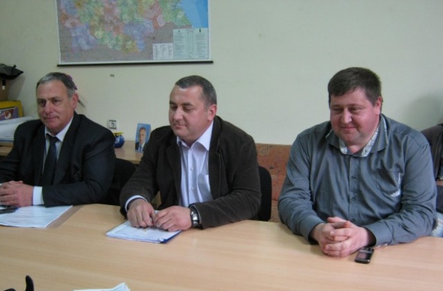 Депутатите Микев и Гущеров с приемни в Рила и Дупница