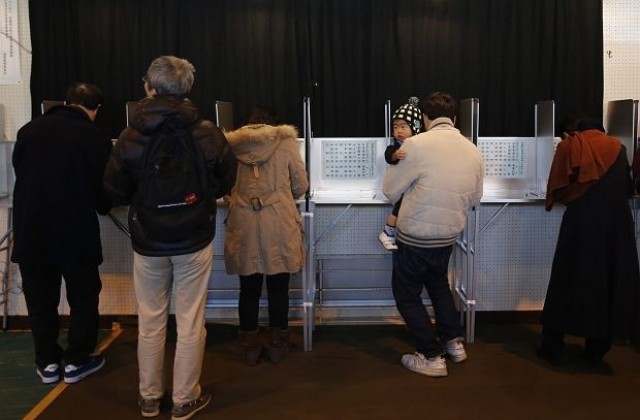 Японците гласуват на парламентарни избори