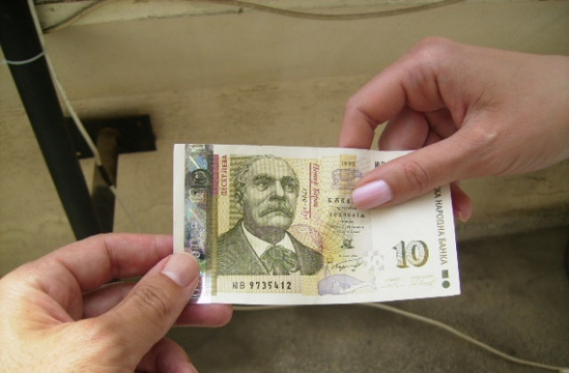 Подготвен крадец задигна портфейл от автомобил