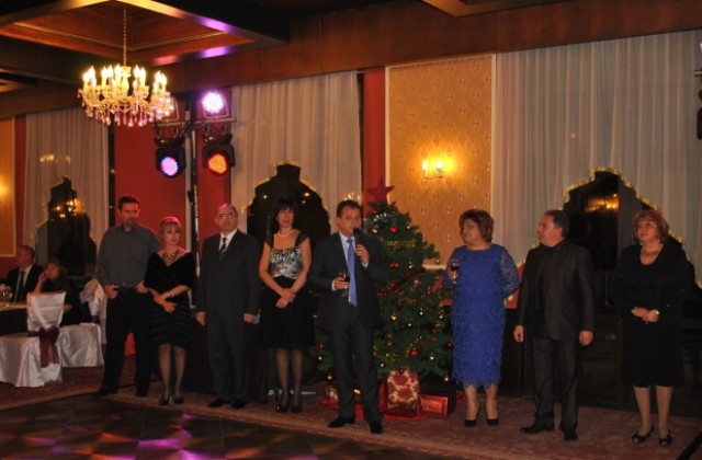 Коледният благотворителен бал на кмета подпомага талантливи ученици