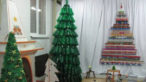 Елхи от отпадъчни материали изработиха децата в ЦДГ Здравец