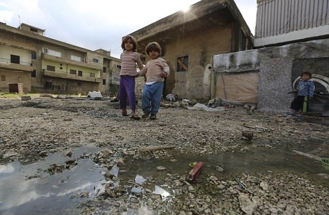 Сирийски самолети са бомбардирали град в близост до границата с Турция