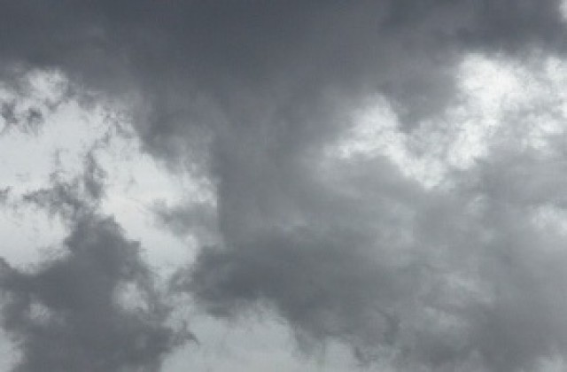 Облаци и дъжд над Стара Загора