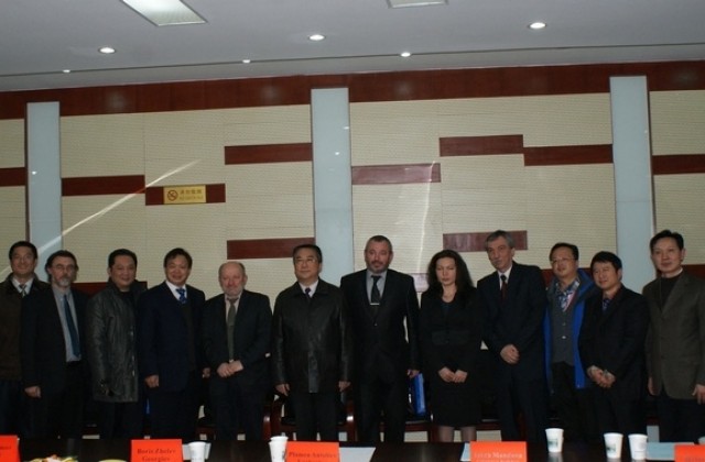 ВТУ ще обучава китайски преподаватели по докторски програми