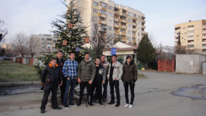 Коледна елха грейна и в центъра на Зора