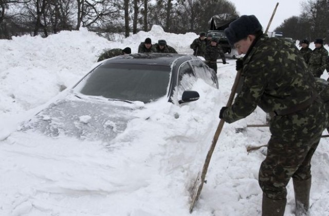 18 души загинаха след измръзване в Украйна